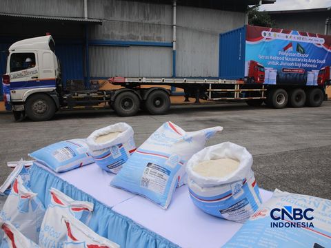 Pelepasan ekspor Beras Befood Nusantara untuk jemaah haji Indonesia di Gudang BULOG Kelapa Gading, Jakarta Utara (CNBC Indonesia/Faisal Rahman)