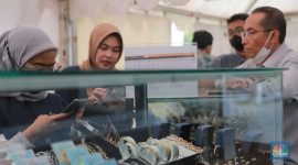 Daftar harga emas Galeri 24, Antam, UBS, dan Antam Retro yang turun pada 23 Mei 2026.