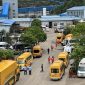 Personel dan kendaraan darurat China tiba di area tambang batu bara Liushenyu di Provinsi Shanxi, China, usai ledakan terjadi (Foto: AFP/CNS