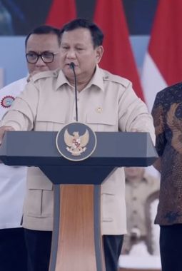 Prabowo Beri Kado May Day untuk Nelayan dan Driver