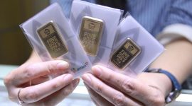 Emas batangan Antam Logam Mulia ditampilkan dalam berbagai ukuran di tengah tren penurunan harga per 28 Mei 2026..(Fhoto : CNBC Indonesia/Faisal Rahman)
