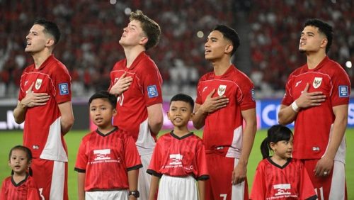 Pemain Timnas Indonesia saat menyanyikan lagu Indonesia Raya. (ANTARA FOTO/Hafidz Mubarak A)