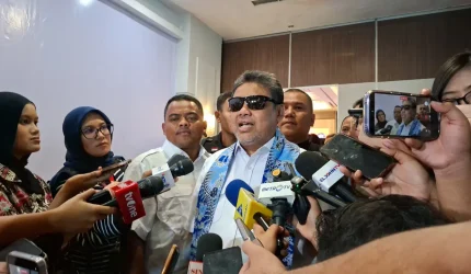Said Iqbal memberikan keterangan kepada wartawan terkait isu PHK buruh