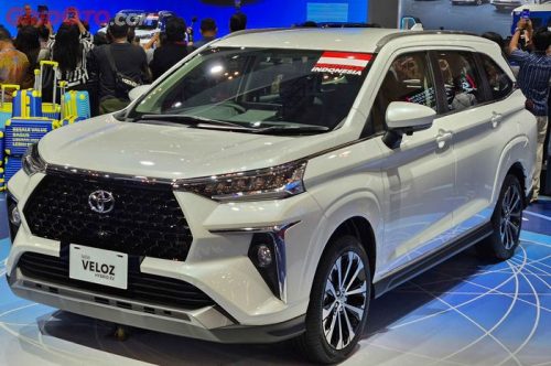 Toyota Veloz Hybrid menawarkan efisiensi bahan bakar tinggi dengan dukungan baterai hybrid bergaransi panjang.(Foto : FahmyFM/GridOto.com)