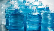 Ilustrasi galon air minum dalam kemasan.(SHUTTERSTOCK/LIGHTFIELD STUDIOS)