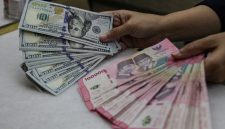 ilustrasi kurs rupiah terhadap dollar AS.(ANTARA FOTO/Darryl Ramadhan)
