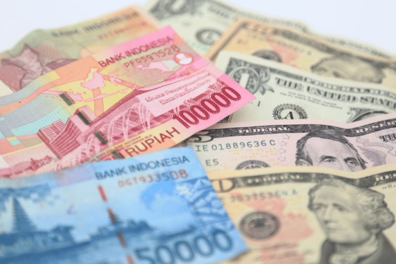 Pergerakan kurs rupiah terhadap dollar AS pada perdagangan hari ini.(Foto : canva.com)