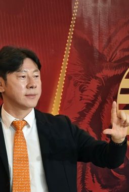 Resmi Tangani Persija Shin Tae-yong Siap Rebut Juara
