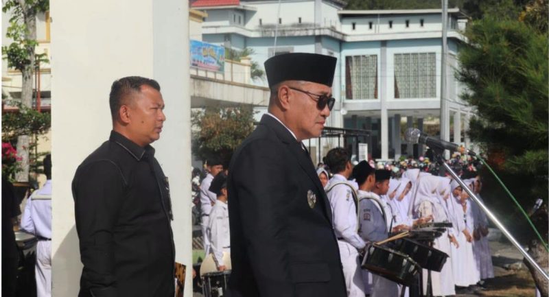 Wali Kota Sungai Penuh Alfin, SH memimpin Upacara Hari Lahir Pancasila 2026 di Lapangan Kantor Wali Kota Sungai Penuh, Senin (1/6/2026).