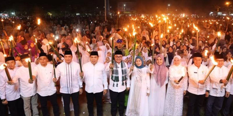 Ketua DPRD Kota Sungai Penuh, Hutri Randa, S.Sos., M.M., menghadiri Pawai Obor dalam rangka menyambut Tahun Baru Islam 1 Muharram 1448 H