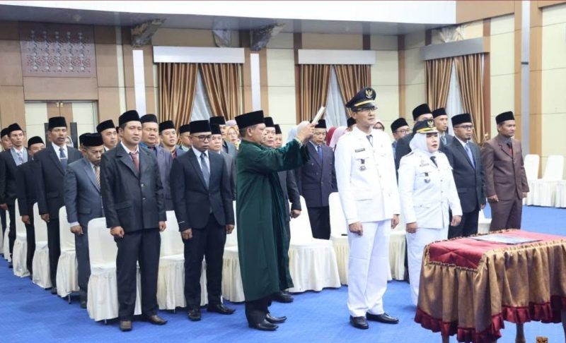 Wakil Wali Kota Sungai Penuh melantik puluhan pejabat ASN di lingkungan Pemkot Sungai Penuh, Kamis (18/6/2026) malam.