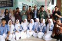 Wali Kota Sungai Penuh Alfin, S.H. mendampingi Wakil Gubernur Jambi Drs. H. Abdullah Sani meninjau pelaksanaan Sistem Penerimaan Murid Baru (SPMB) di SMA Negeri 2 Kota Sungai Penuh, Kamis (18/6/2026).
