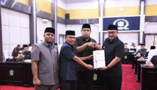 DPRD Kota Sungai Penuh menggelar Rapat Paripurna I Masa Persidangan III Tahun 2026 di ruang rapat utama DPRD, Jumat (26/6)