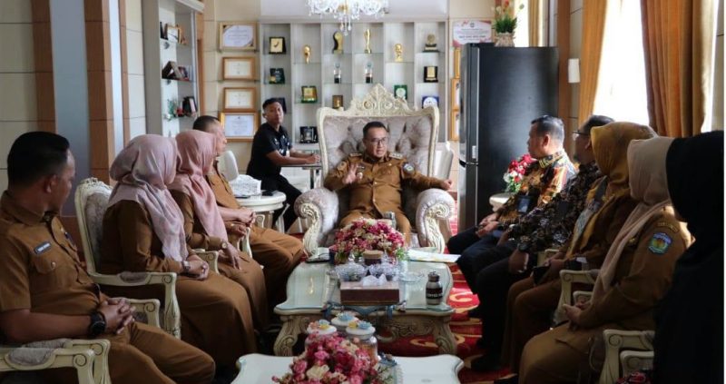 Wako Alfin menerima kunjungan tim BKKBN Provinsi Jambi, Selasa (23/6/2026).