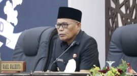 Wakil Wali Kota Sungai Penuh Azhar Hamzah mengapresiasi pandangan seluruh fraksi DPRD dalam rapat paripurna pembahasan Raperda Pertanggungjawaban APBD Tahun Anggaran 2025.