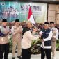 Wakil Wali Kota Sungai Penuh Azhar Hamzah menyambut kedatangan 128 jamaah haji Kloter 23 di Aula Asrama Haji Jambi, Sabtu (27/6/2026).(Foto : Diskominfosta Sungai Penuh)