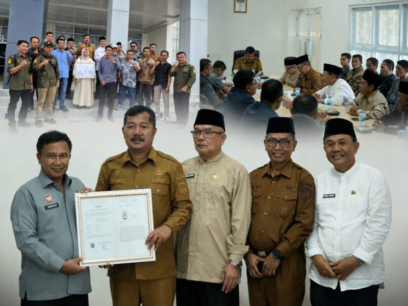 Penyerahan Sertifikat Indikasi Geografis (IG) Beras Payo Koerintji di Aula Kantor Bupati Kerinci. ( Foto Kerinci Satu)