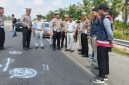 Jasa Raharja Kanwil Riau, Satlantas Polres Siak melakukan olah tempat kejadian perkara dan mendata korban. (Metronews)