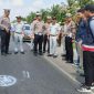 Jasa Raharja Kanwil Riau, Satlantas Polres Siak melakukan olah tempat kejadian perkara dan mendata korban. (Metronews)