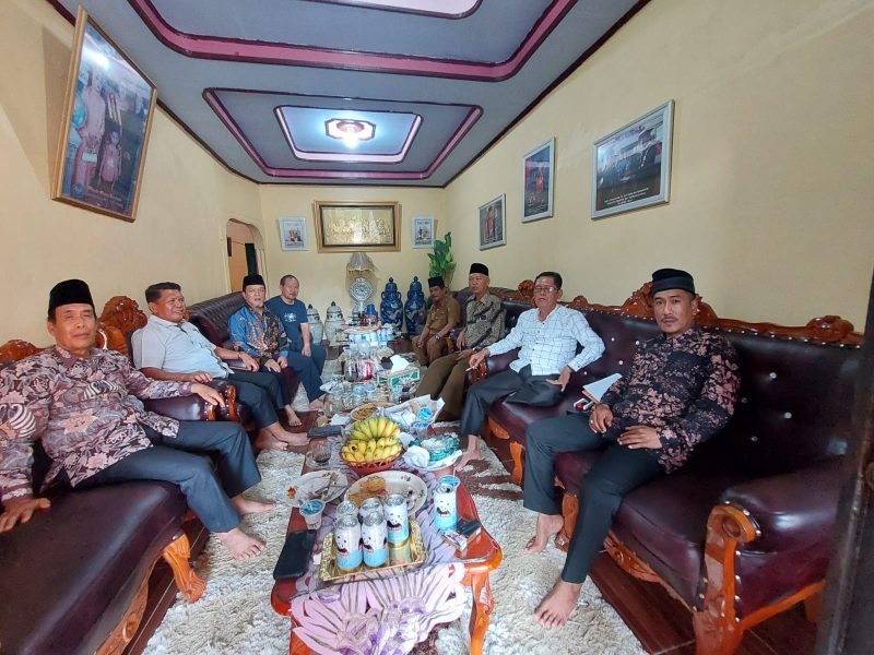 Pengurus harian LAM Kabupaten Kerinci dan LAM Kota Sungai Penuh menggelar pertemuan strategis untuk memperkuat struktur kelembagaan adat Sakti Alam Kerinci, Senin (22/6/2026).