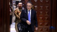 OJK mencatat lebih dari 17 ribu pengaduan terkait aktivitas keuangan ilegal hingga Mei 2026, termasuk pinjol ilegal dan investasi bodong.Foto: (CNBC Indonesia/Muhammad Sabki