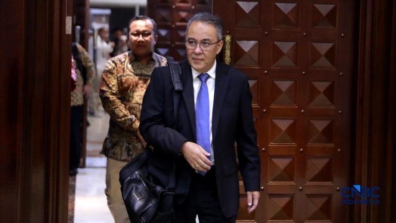 OJK mencatat lebih dari 17 ribu pengaduan terkait aktivitas keuangan ilegal hingga Mei 2026, termasuk pinjol ilegal dan investasi bodong.Foto: (CNBC Indonesia/Muhammad Sabki