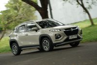Tampilan Suzuki Fronx 2026 yang mengusung desain SUV coupe modern dengan teknologi hybrid dan fitur keselamatan canggih.( Foto : Rizky.A/GridOto.com)