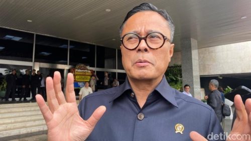 Kepala Badan Pengaturan BUMN Dony Oskaria menyampaikan rencana pengumuman petinggi PT Danantara Sumberdaya Indonesia (DSI) dalam konferensi pers di Jakarta.(Foto: Ilyas Fadilah/detikcom) 