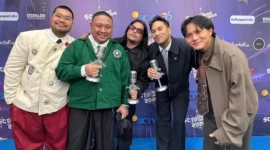 Para pemenang dan pengisi acara meramaikan malam penghargaan SCTV Music Awards 2026 di Jakarta.