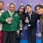 Para pemenang dan pengisi acara meramaikan malam penghargaan SCTV Music Awards 2026 di Jakarta.