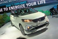 Suzuki Ertiga Cruise Hybrid 2026 menampilkan desain eksterior modern dengan sentuhan sporty dan fitur hybrid yang efisien untuk keluarga.(Panji Nugraha/Otomotifnet)