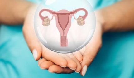 Ilustrasi perbedaan gejala miom pada rahim dan kista pada ovarium perempuan dengan gambaran benjolan jinak di organ reproduksi.