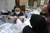 Harga emas hari ini di Pegadaian per 2 Juni 2026 bergerak beragam, dengan Antam stabil dan UBS turun.( Foto : CNBC Indonesia/Muhammad Sabki)