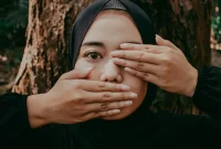 Ilustrasi hindari ghibah. Foto: Pexels