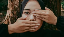 Ilustrasi hindari ghibah. Foto: Pexels