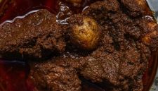 Rendang, kuliner tradisional asal Sumatra Barat. ( Foto Pexels)