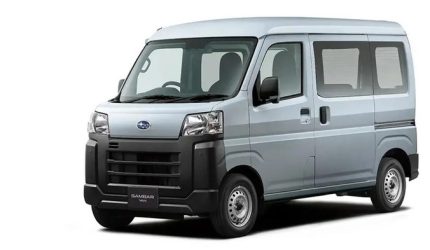 Subaru Sambar Van 2026 berwarna putih dengan desain kei van kompak di Jepang.