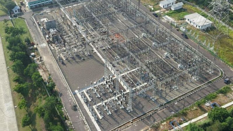 Foto: Gardu Induk 150 kV Margakarya di KIIC, Karawang, yang mendukung pasokan listrik untuk pusat data Microsoft. (Dok. PLN)