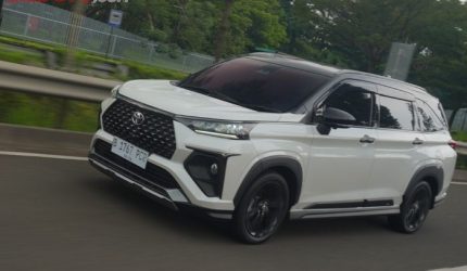 Toyota Veloz Hybrid sebagai Low MPV terbaik 2026 dengan teknologi hybrid efisien