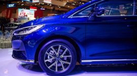 Tampilan BYD M6 sebagai MPV listrik dengan desain modern dan fitur canggih di Indonesia.( Foto: Andhika Prasetia )