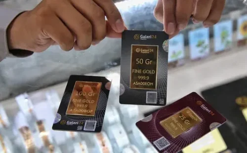 Harga emas Pegadaian hari ini menunjukkan Antam sebagai yang tertinggi dibanding UBS dan Galeri24.(Foto : Liputan6.com/Angga Yuniar)