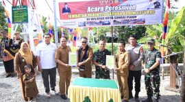 Ketua DPRD Kota Sungai Penuh Hutri Randa menghadiri peresmian Jembatan Perintis Garuda di Desa Mekar Jaya, Kecamatan Tanah Kampung.