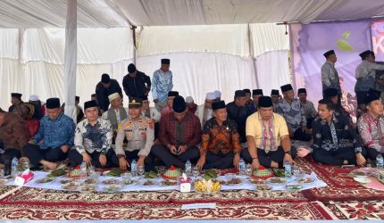 Ketua DPRD Kota Sungai Penuh Hutri Randa menghadiri Festival Kenduri Sko Lima Desa di Tanjung Pauh Mudik, Kerinci.