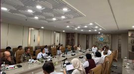Wali Kota Sungai Penuh Alfin bersama Gubernur Jambi Al Haris saat audiensi dengan Kementerian Lingkungan Hidup/BPLH RI di Jakarta.