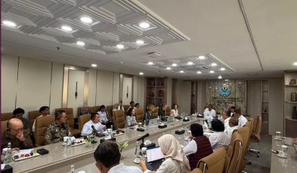 Wali Kota Sungai Penuh Alfin dan Gubernur Jambi Al Haris saat audiensi dengan Kementerian Lingkungan Hidup/BPLH RI membahas percepatan tata batas kawasan hutan dan TNKS.