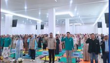 Ratusan ibu hamil mengikuti Gerakan Minum Susu Serentak dalam Gebyar Kelas Ibu Hamil di Kota Sungai Penuh, Minggu (26/7/2026).