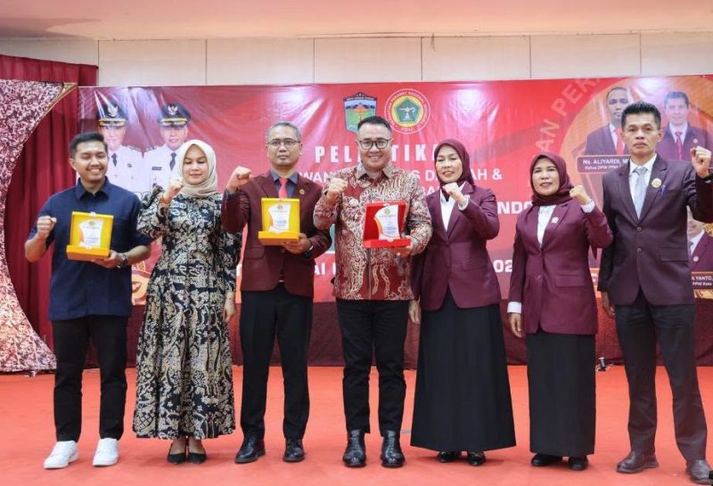 Wako Alfin menghadiri pelantikan pengurus DPD PPNI Kota Sungai Penuh periode 2026–2031, Sabtu (25/7).