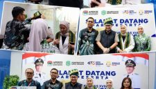 Wali Kota Sungai Penuh Alfin tiba di Bandara Kualanamu, Medan, untuk menghadiri Rakernas APEKSI 2026.