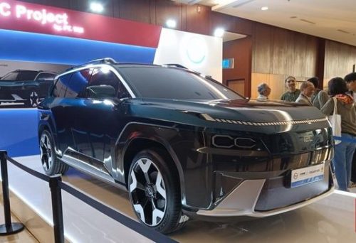 Direktur Utama Pindad Sigit Puji Santoso menegaskan perusahaan fokus pada pengembangan mobil nasional, sementara proyek motor listrik nasional digarap pihak lain.(Foto : CNNIndonesia/Rayhand Purnama)