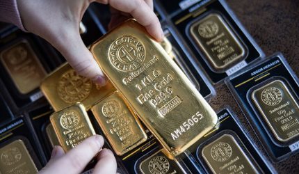 Grafik harga emas dunia naik tipis dipicu sentimen geopolitik Timur Tengah
